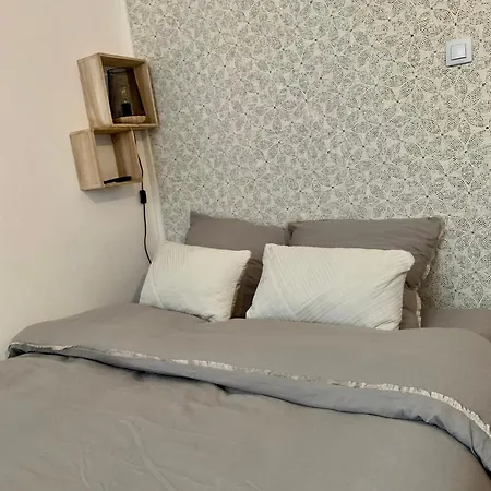 Cosy Centre Parking Netflix